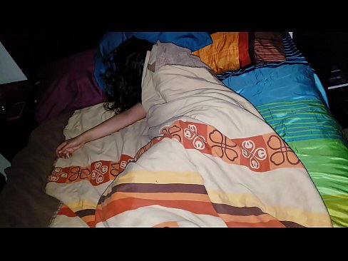 ❤️ ස්ටේප්සන් තම තරුණ සුළු මව නිදා සිටියදී ඇයට බැණ වදියි. ගුද වීඩියෝව si.robosexshop.ru ❌️